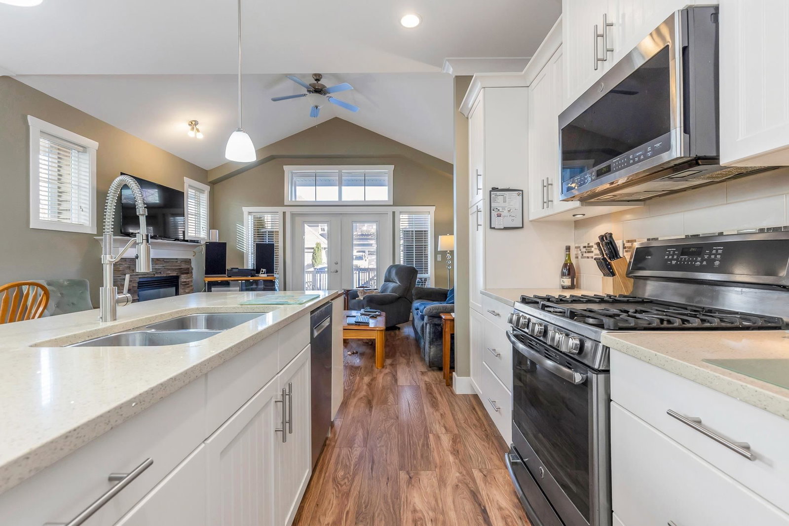 Listing Image 15
