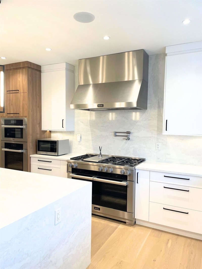 7158 Bayview Drive, Burnaby, V5A 4T3 | Image 2