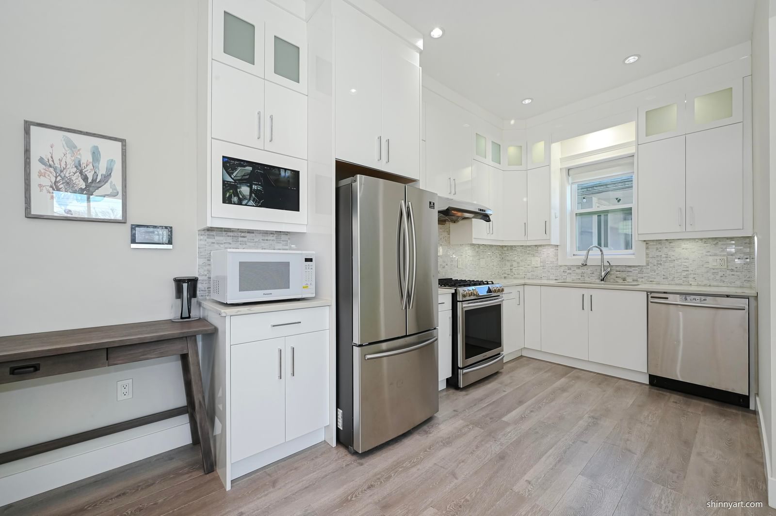 Listing Image 8