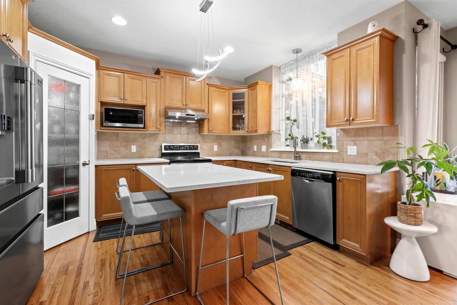Listing Image 8