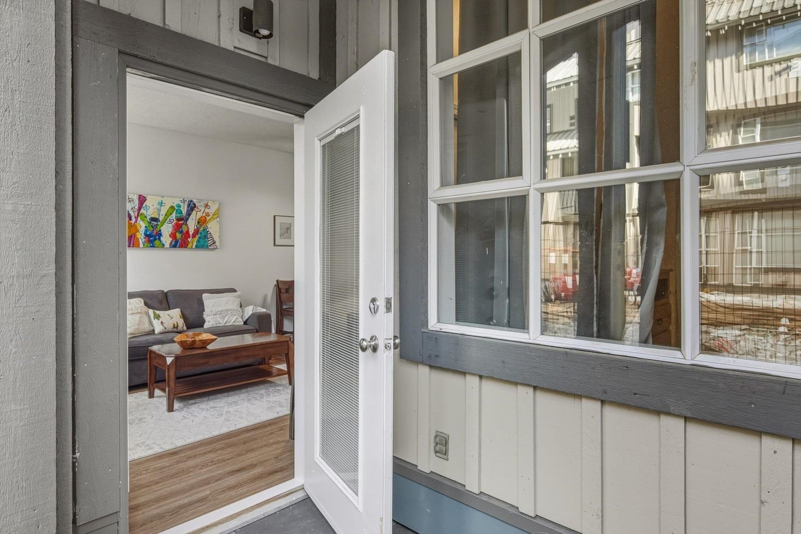 Listing Image 9