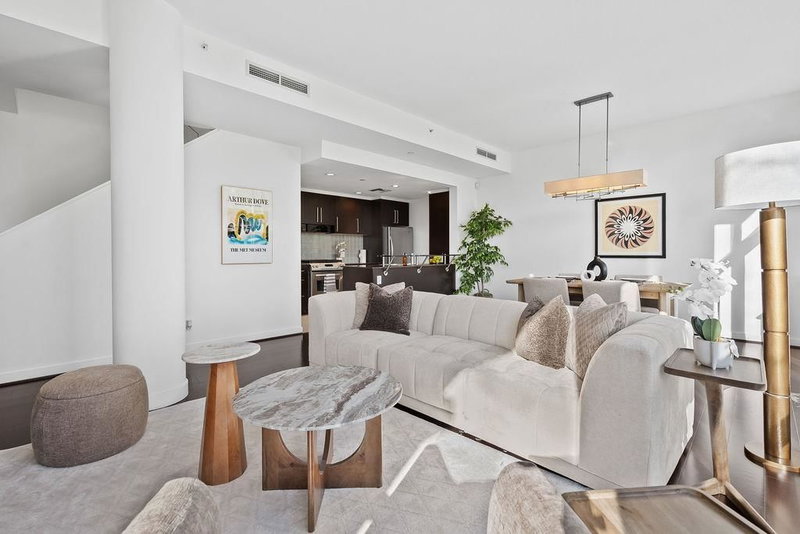 TH105 - 638 Beach Crescent, Vancouver, V6Z 3H6 | Image 2