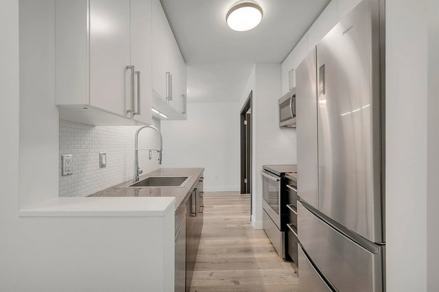 302 - 170 3rd Street E