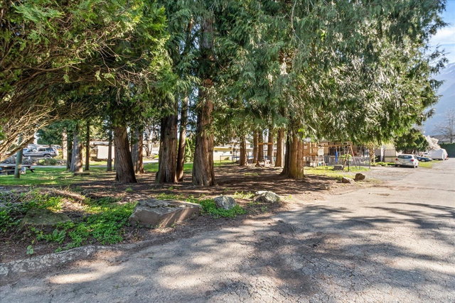 10 - 52604 Yale Road