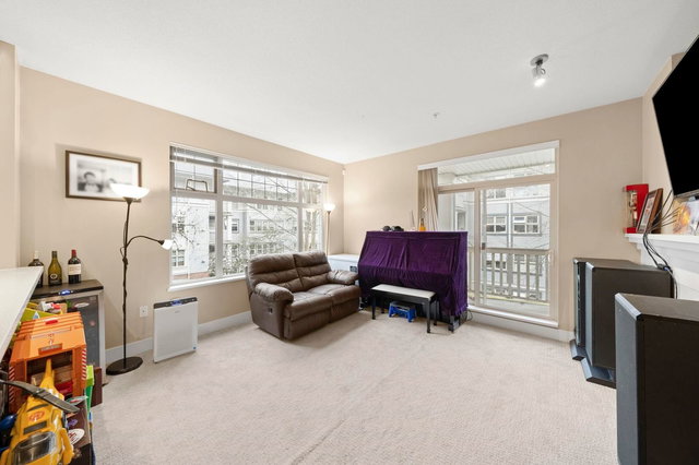 218 - 2083 33 Road W