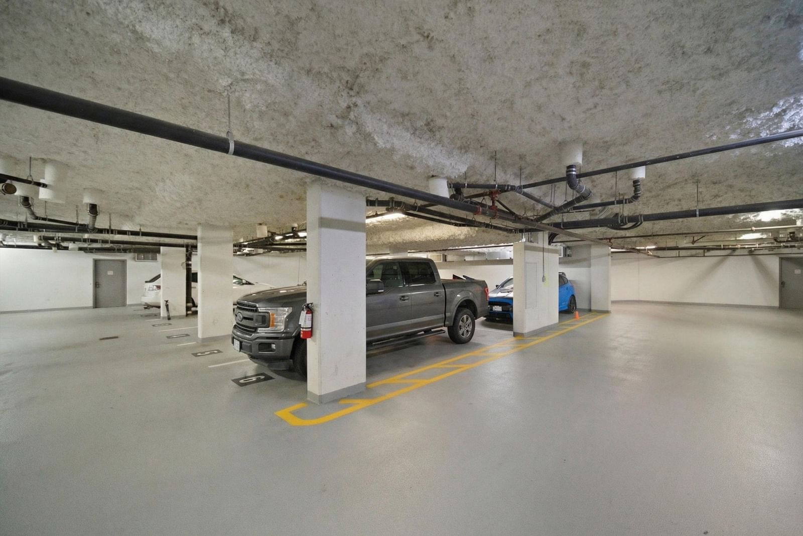 Listing Image 23