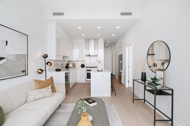 2307 - 555 Sydney Avenue