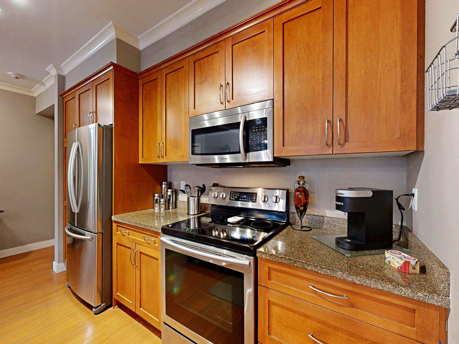 Listing Image 10