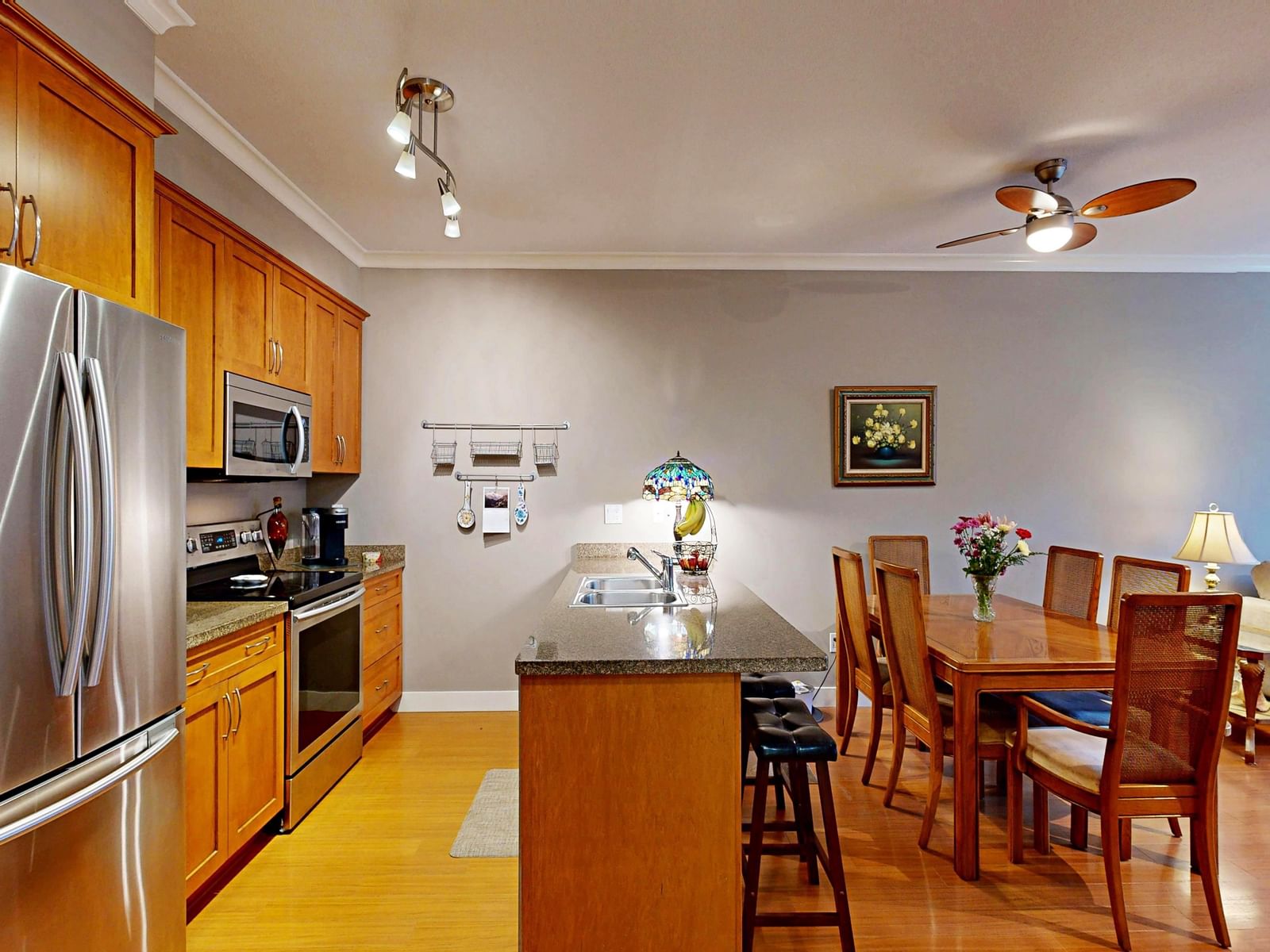 Listing Image 9