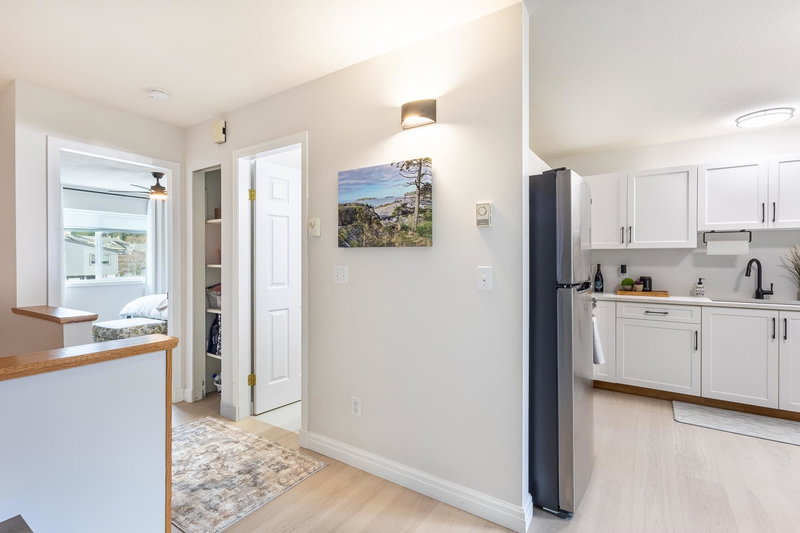 35 - 5761 Wharf Avenue, Sechelt, V0N 3A0 | Image 3