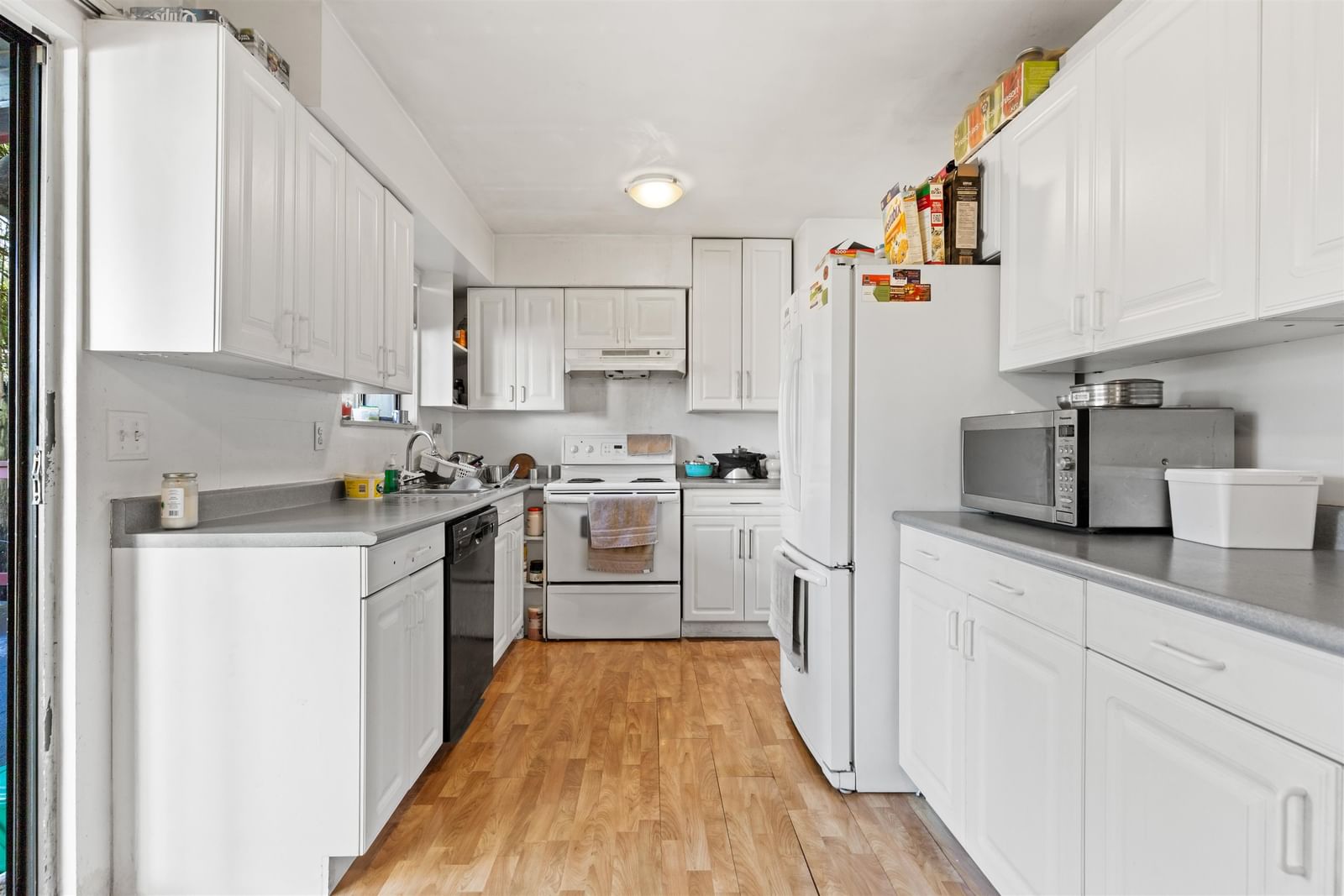 Listing Image 5