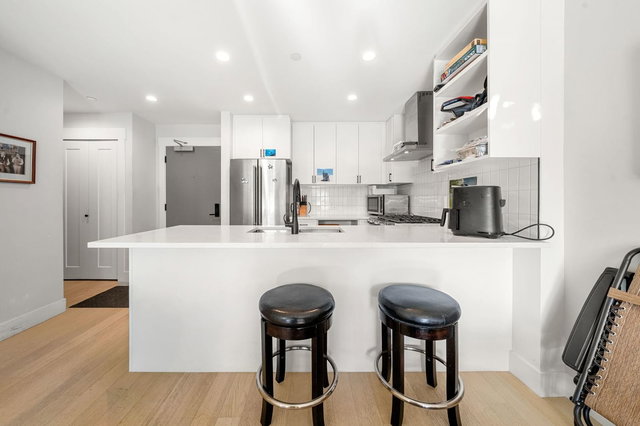 308 - 22226 Brown Avenue