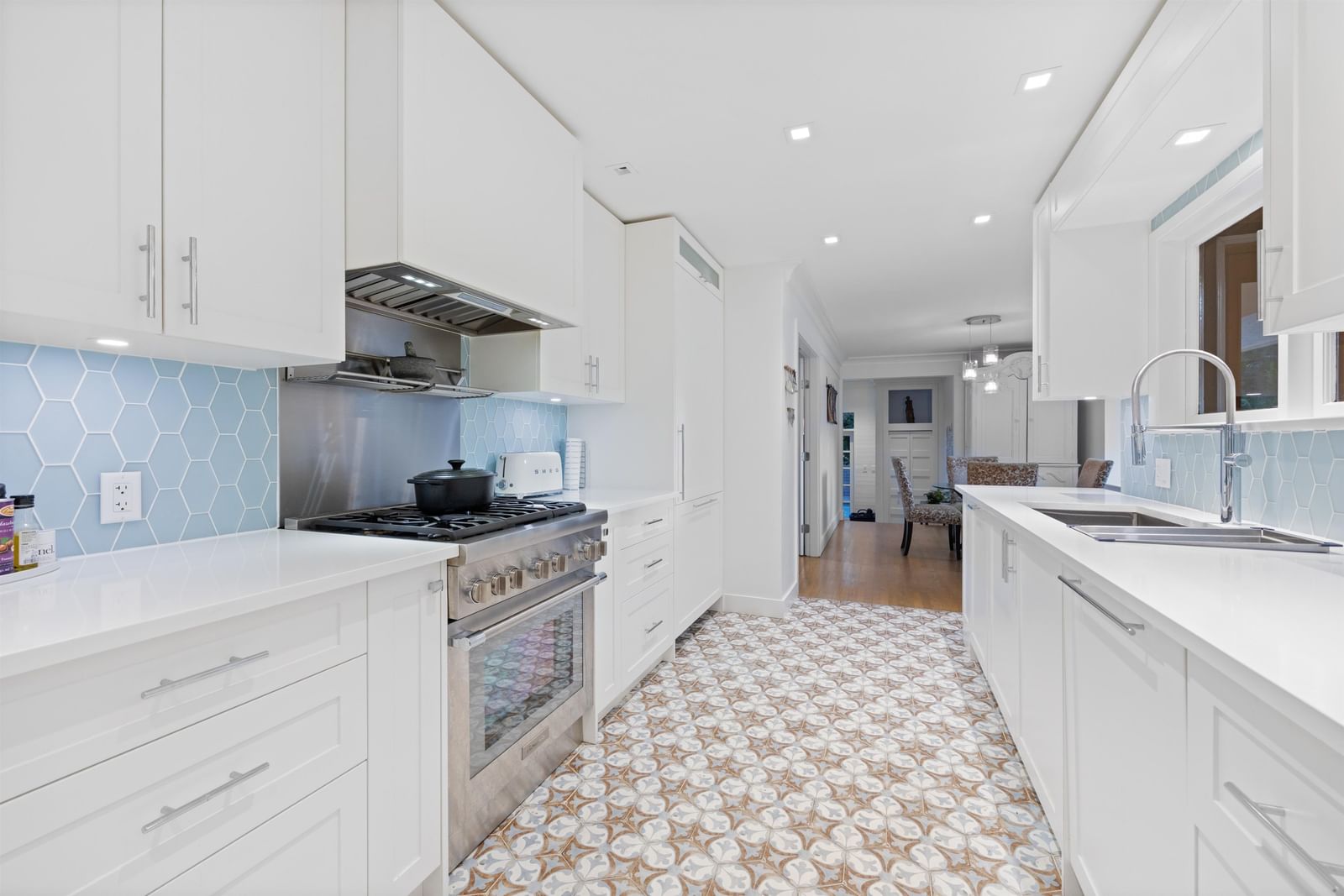 Listing Image 10