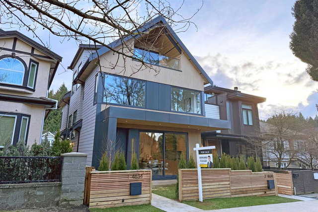 1 - 4634 15th Avenue W