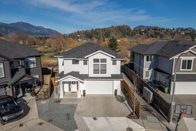 9327 Sitka Place, Chilliwack, V2P 8B6 | Image 3
