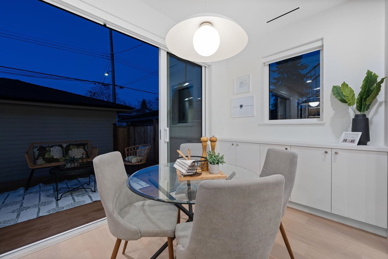 Listing Image 12