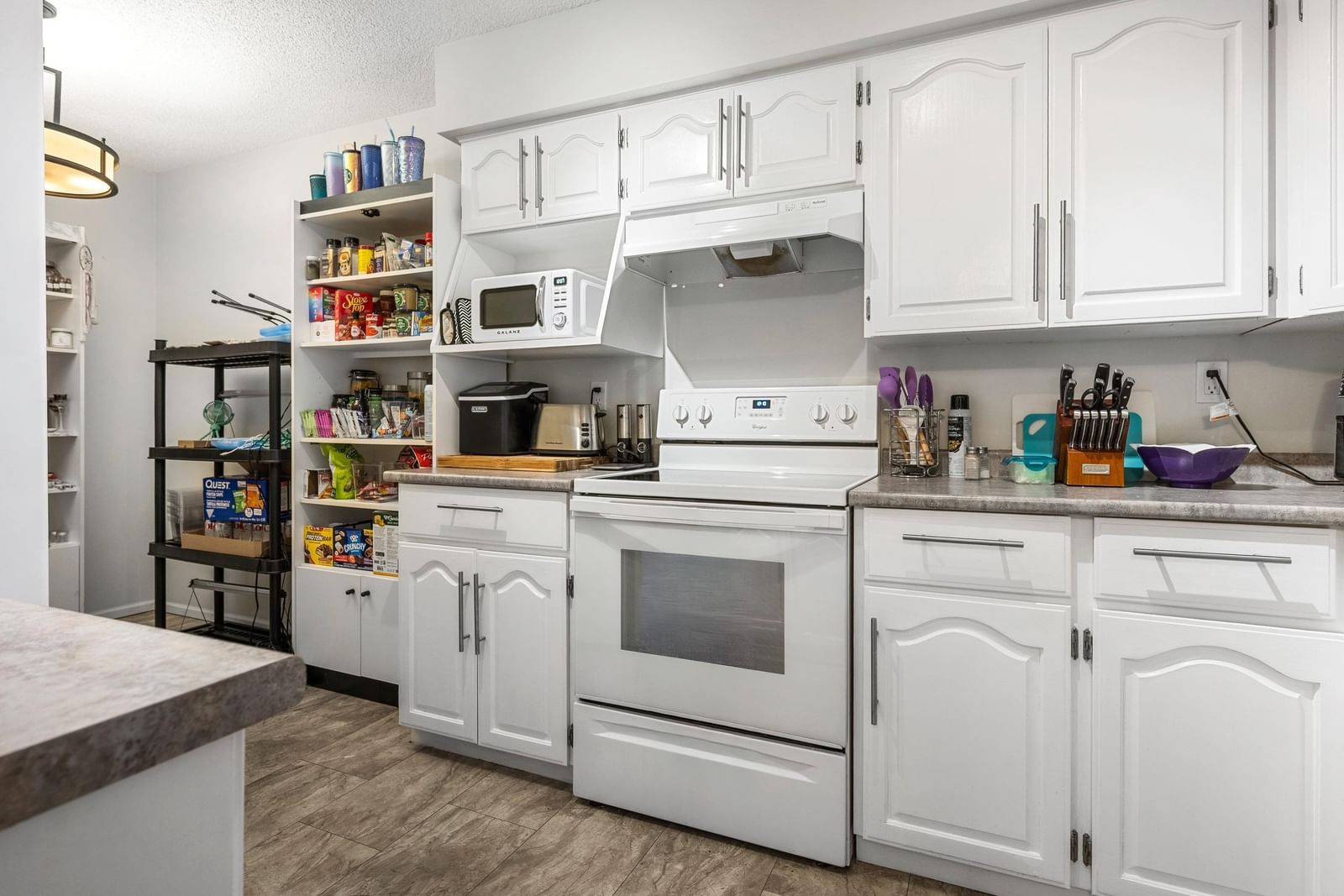 Listing Image 10