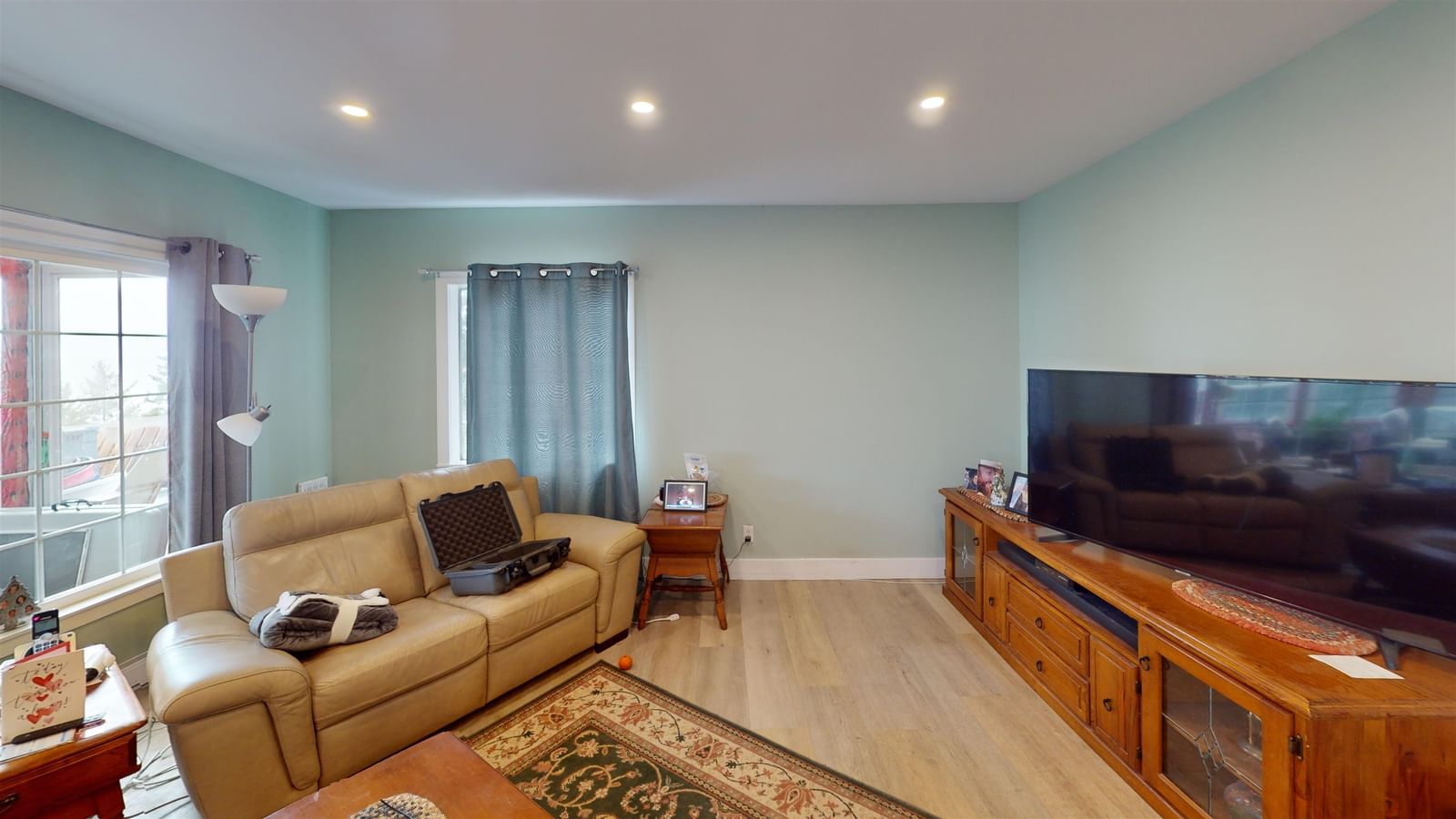 Listing Image 13