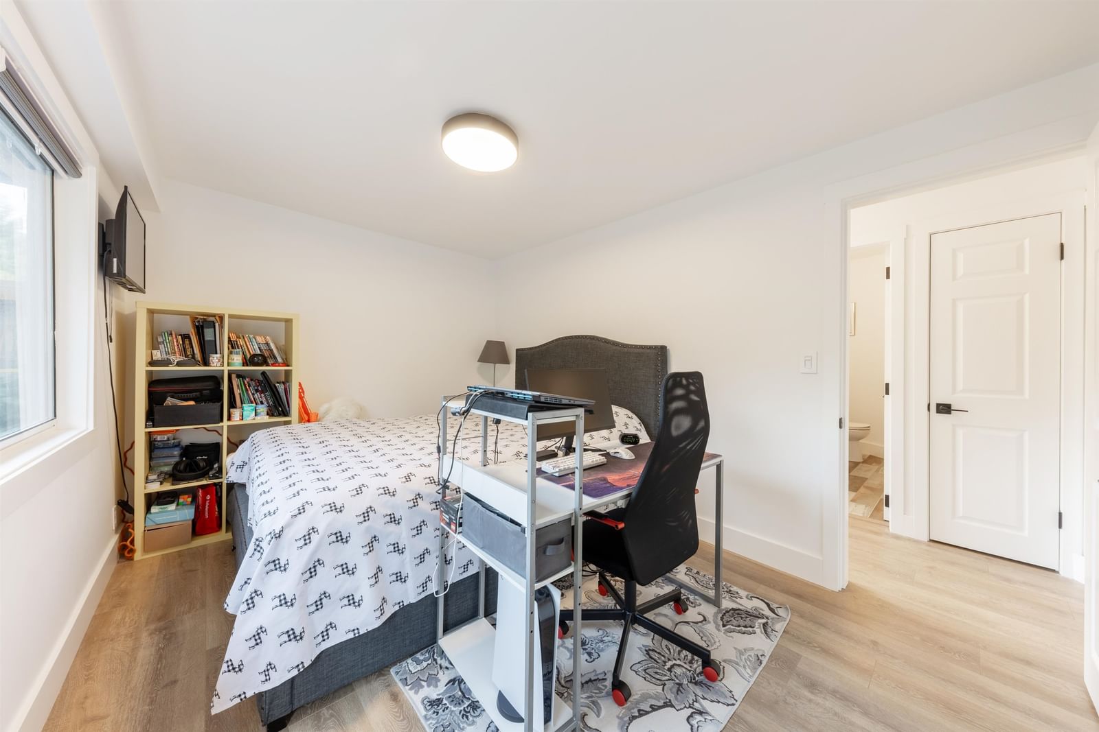 Listing Image 22