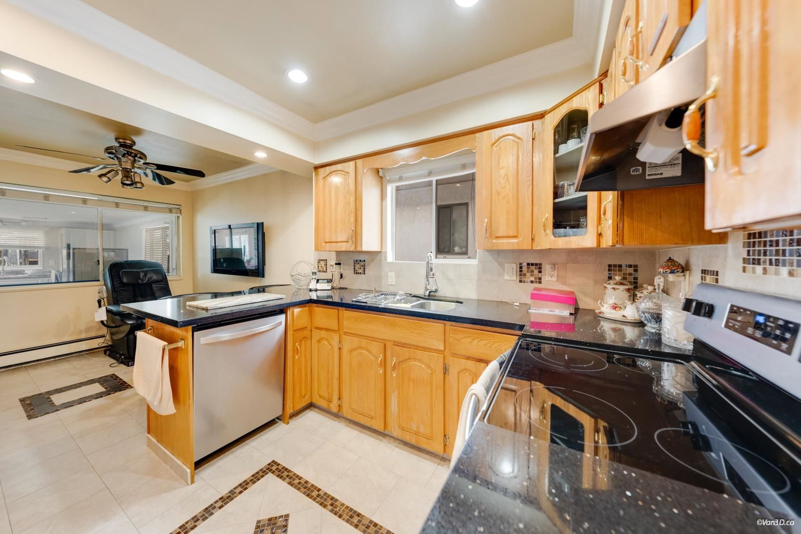 Listing Image 12