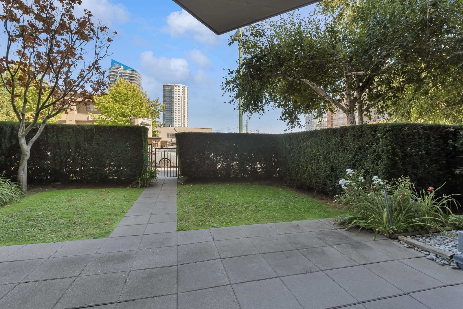 Listing Image 14