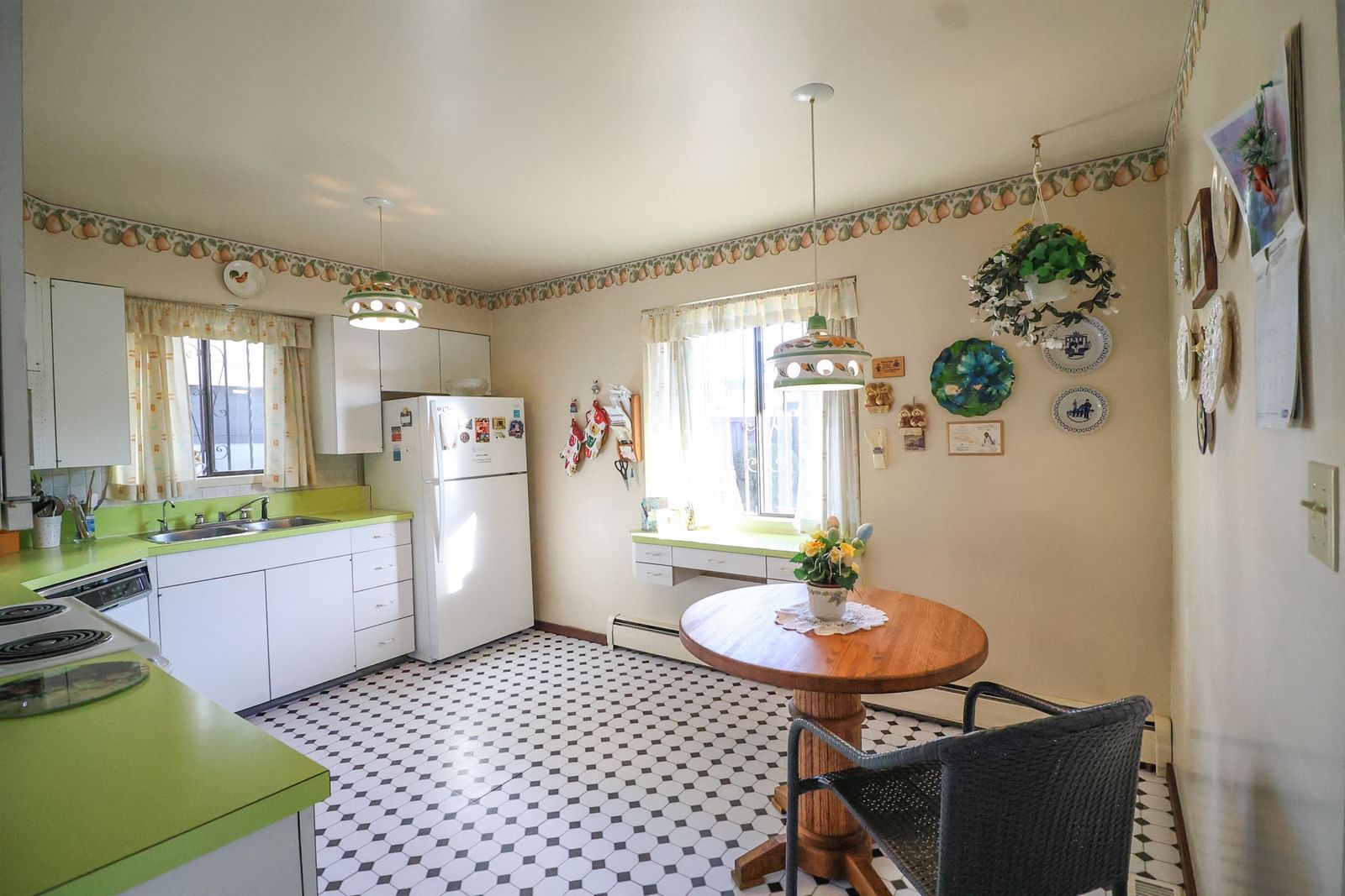 Listing Image 10