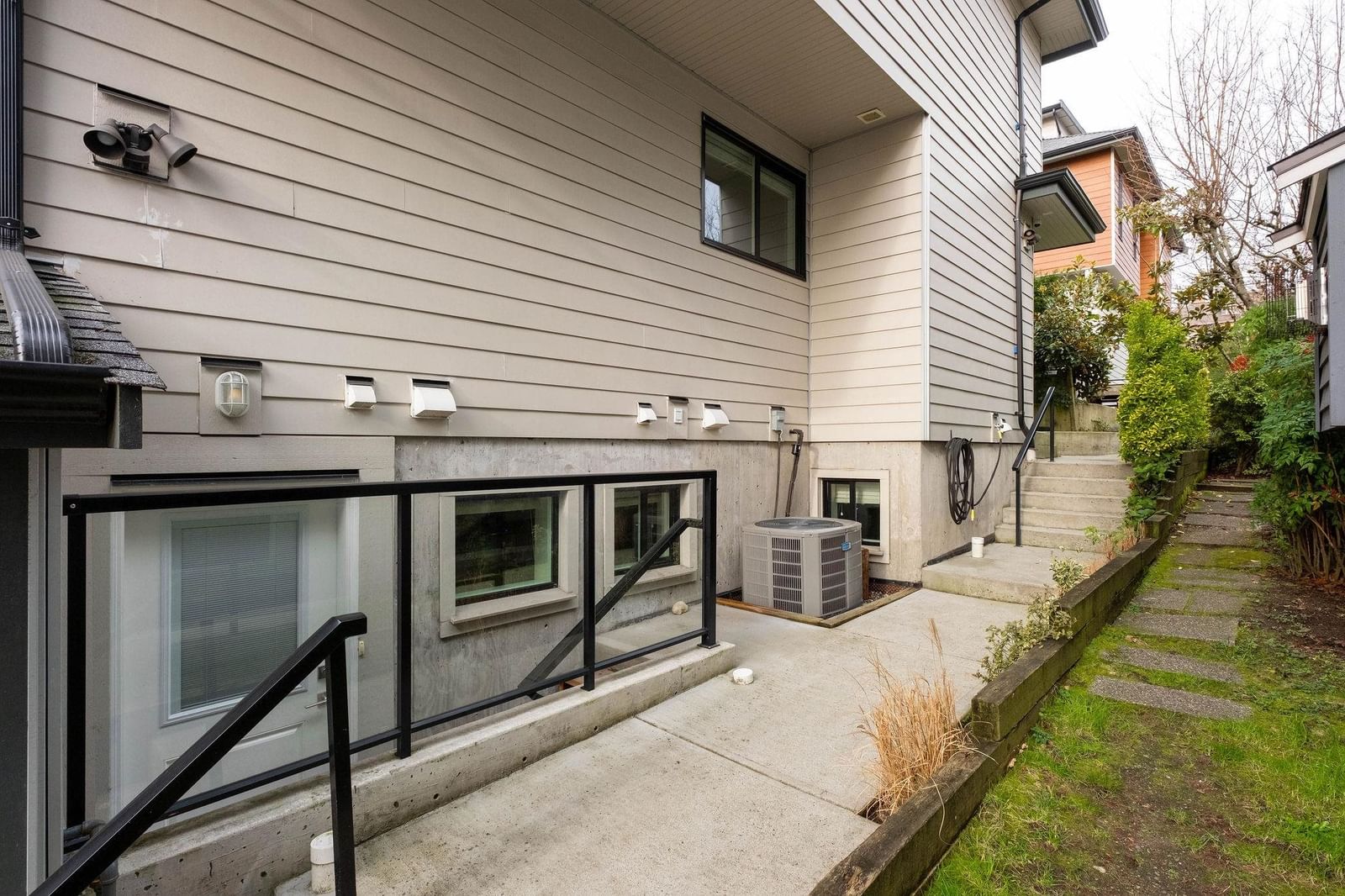 Listing Image 32