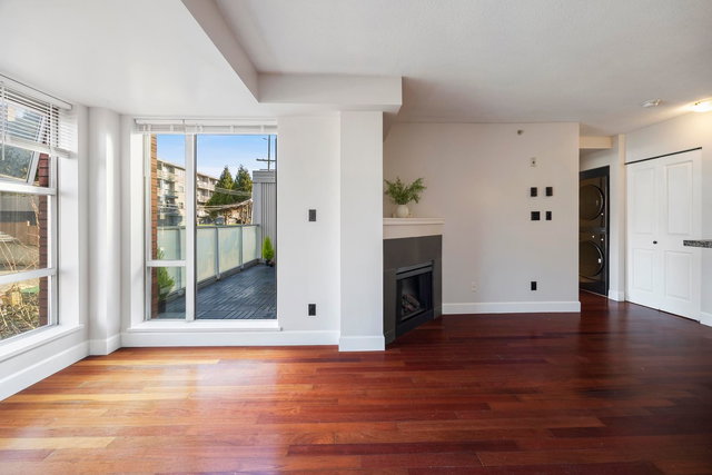 413 - 3811 Hastings Street