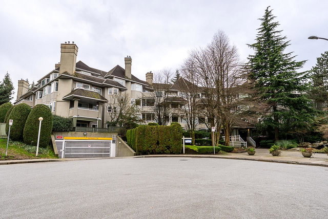 303 - 3738 Norfolk Street