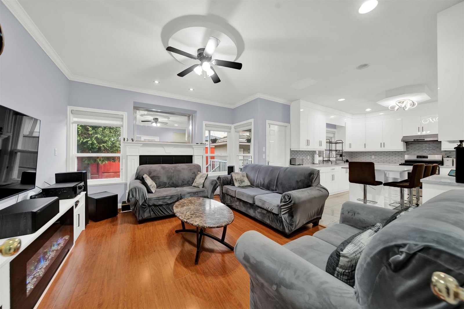 Listing Image 9