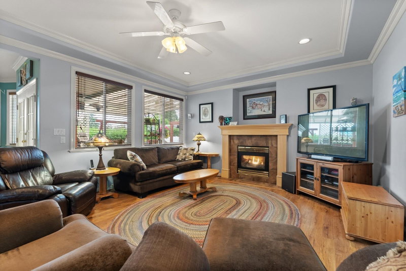 330 Rosehill Wynd