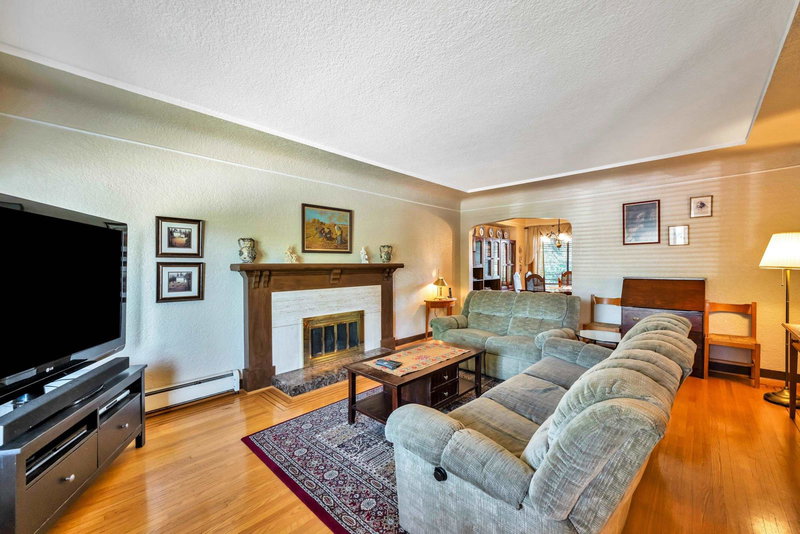 3778 Triumph Street, Burnaby, V5C 1Y4 | Image 2