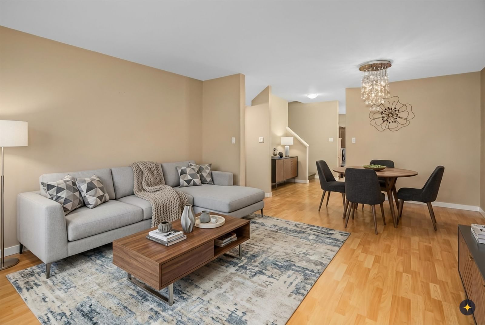 Listing Image 12
