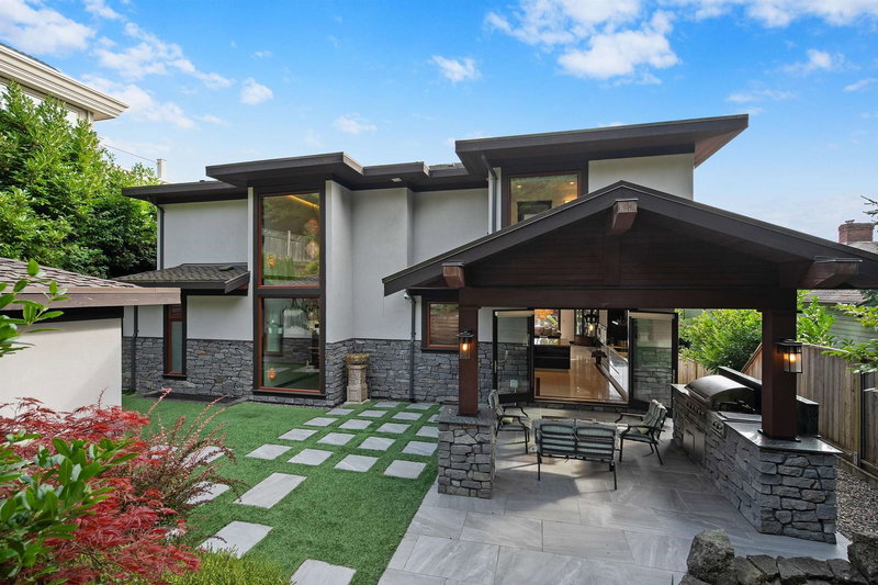 2643 Nelson Avenue, West Vancouver, V7V 2R8 | Image 2