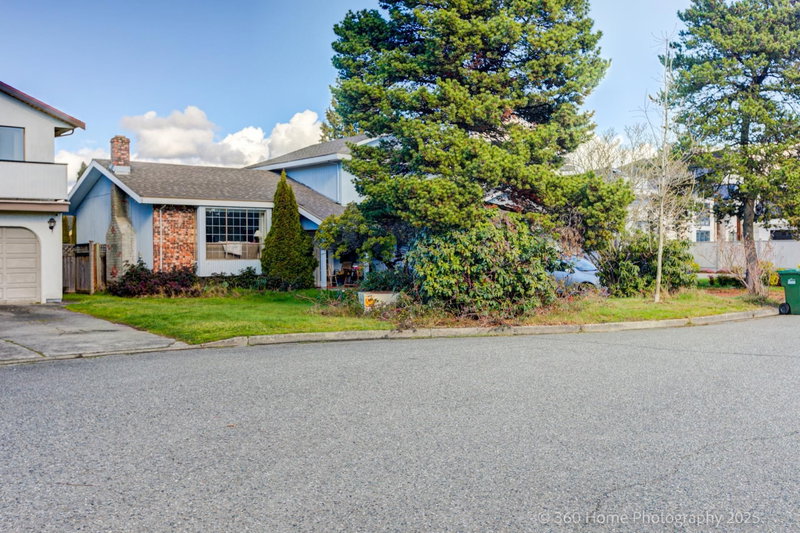4391 Deerfield Crescent, Richmond, V6X 2Y4 | Image 3