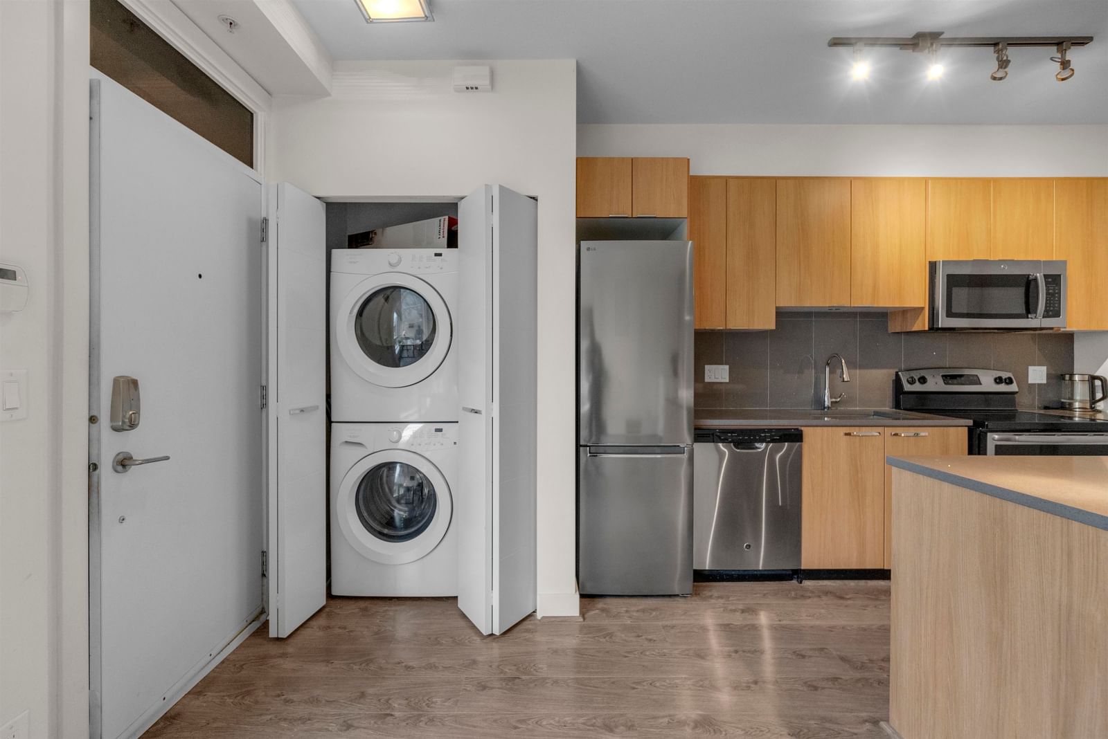 Listing Image 15