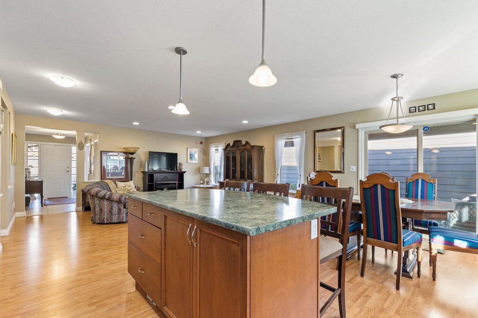 Listing Image 14