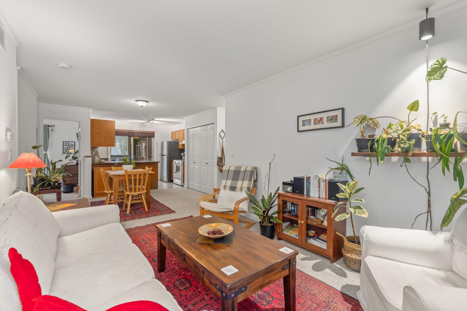 Listing Image 8