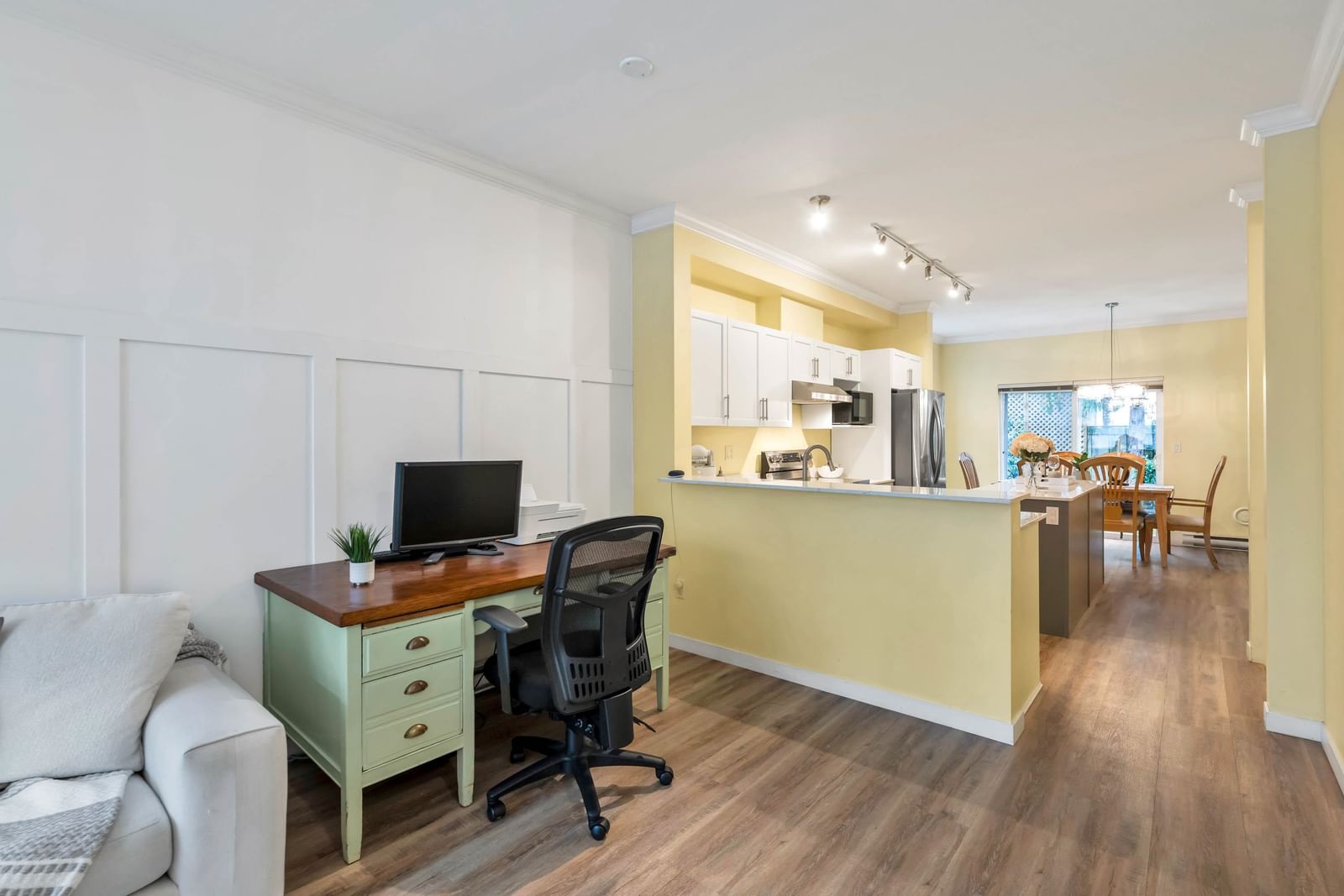 Listing Image 10