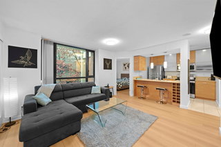 305 - 977 Mainland Street