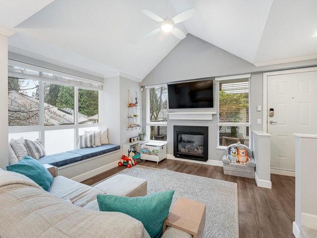 18 - 1073 Lynn Valley Road