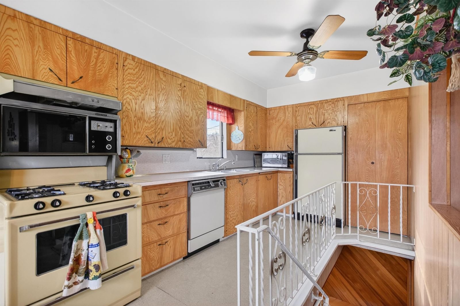 Listing Image 14