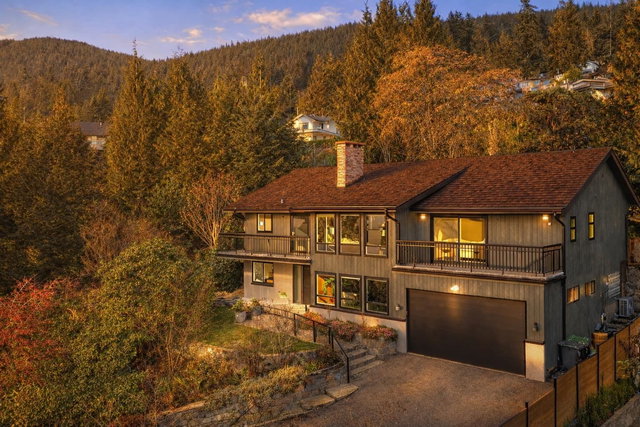 284 Montroyal Boulevard