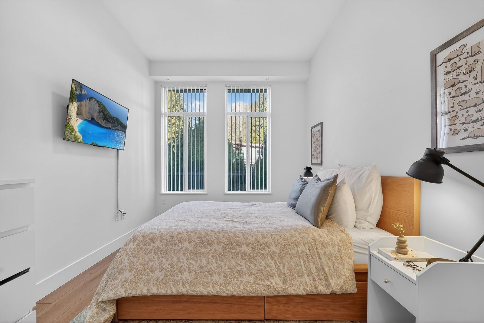 Listing Image 12