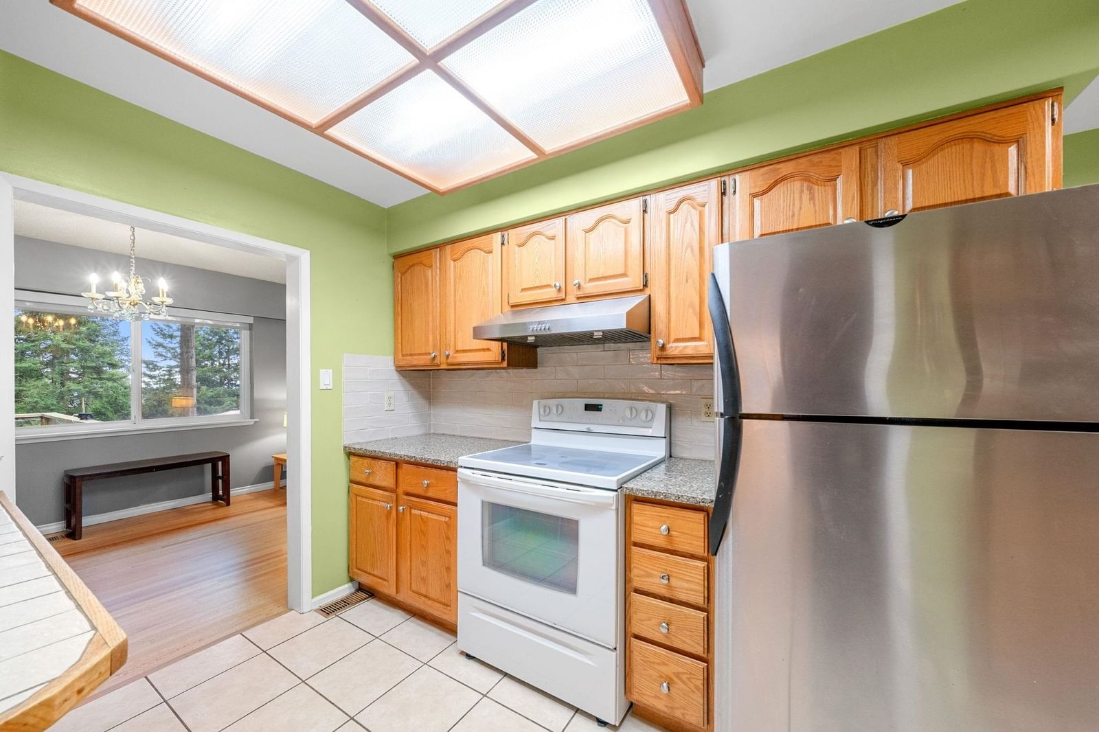 Listing Image 6