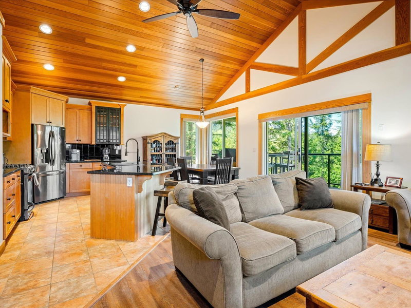 2314 Cayley Close, Whistler, V8E 0A8 | Image 3