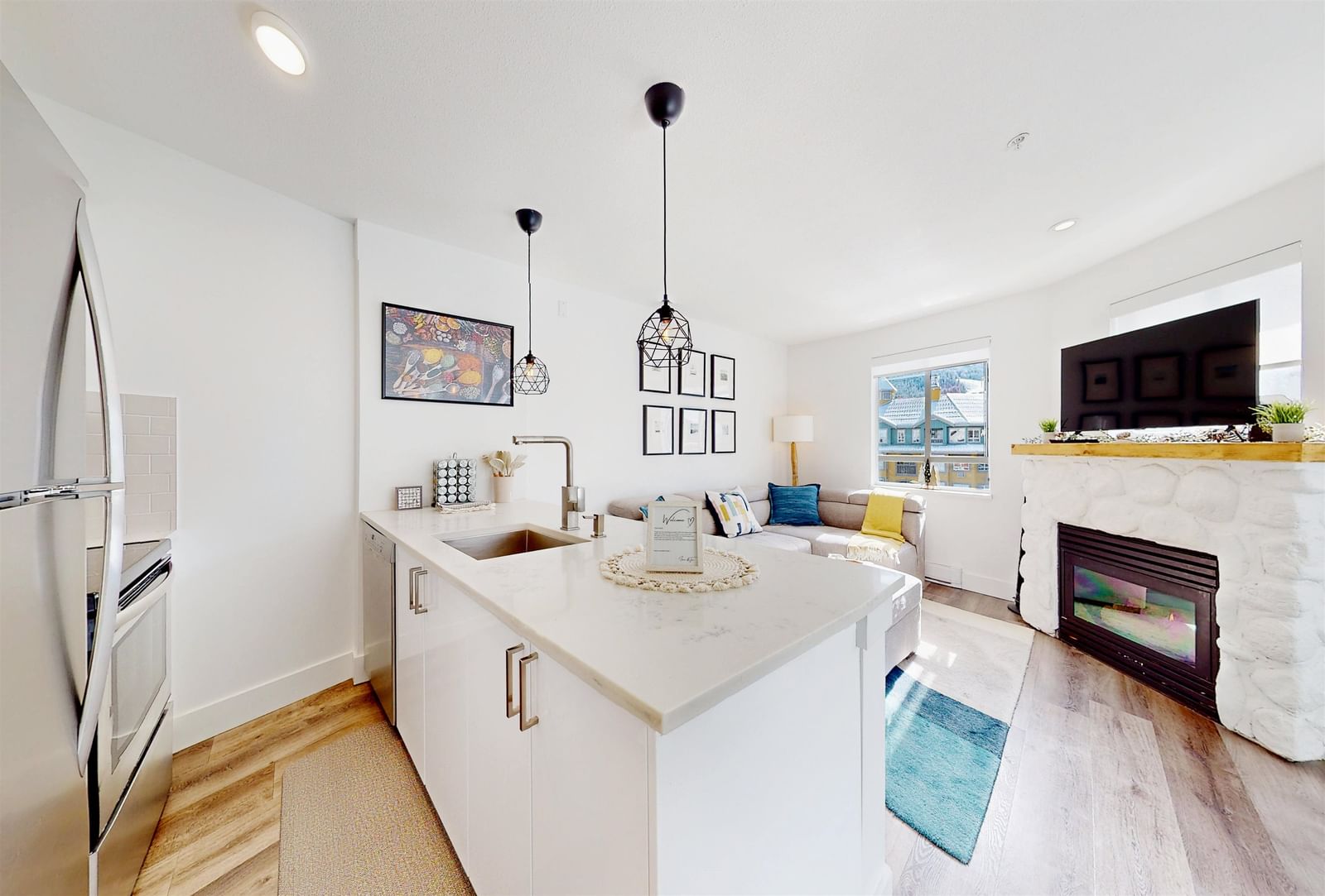 Listing Image 9