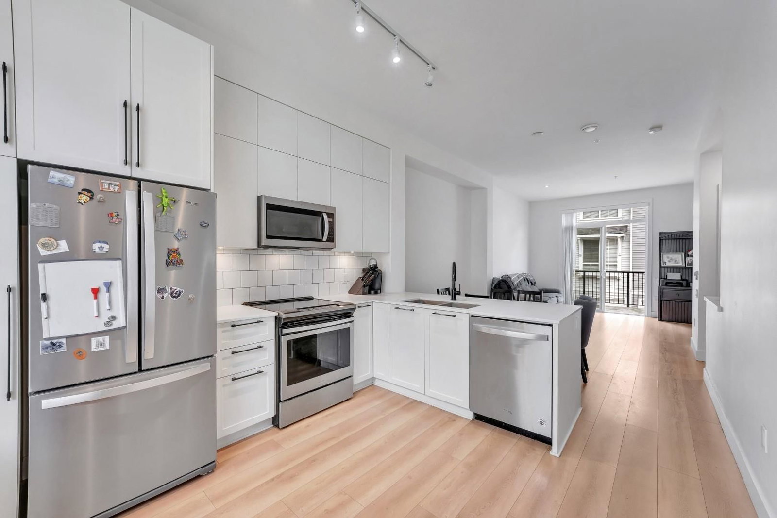 Listing Image 19