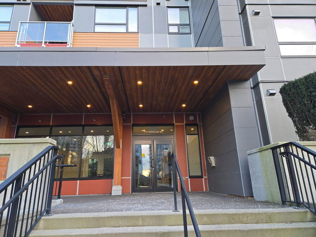 609 - 717 Breslay Street