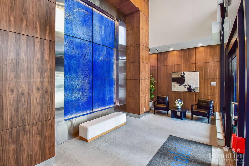 307 - 1588 Johnston Road, White Rock, V4B 0C5 | Image 2